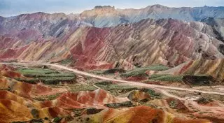 Невероятные цветные горы Китая, от которых дух захватывает