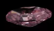 Редкий розовый бриллиант продали за 32 миллиона долларов