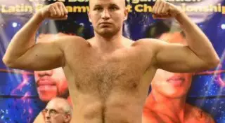 Казахстанец Дычко нокаутировал мексиканского "Супермена" в первом раунде