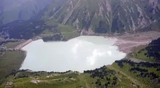 Деньги на мониторинг селеопасных озер без использования вертолета выделили в Алматы