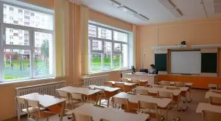 Учительница родила во время уроков прямо в школе