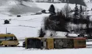 Порыв ветра снес поезд в Швейцарии, пострадали 8 человек