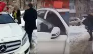 Полицейский подарил жене Mercedes, потерял работу и попал в СИЗО