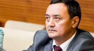 Экс-депутат Тиникеев в Мажилисе: "Сто раз перекрестился, что ушел"