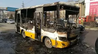 Автобус сгорел в центре Шымкента