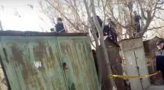 Дети нашли тело мужчины в песочнице в Шымкенте