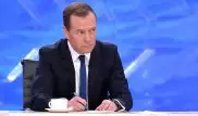 "Это повод уволиться". Медведев отреагировал на "кремлевский доклад"