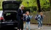 Ученые объяснили, почему нельзя возить детей в школу на машине