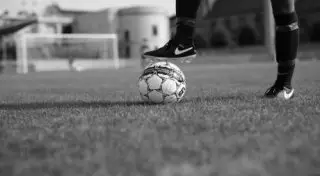 Юный футболист скончался во время матча в Испании