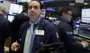 Dow Jones показал исторический обвал. Телеканалы США прервали речь Трампа
