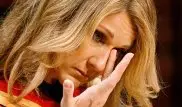 Селин Дион отменила концерты из-за проблем со слухом и разъярила фанатов