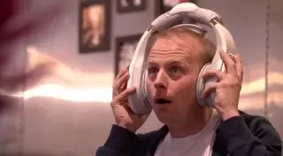 Разработаны наушники для снижения стресса, через которые нельзя слушать музыку