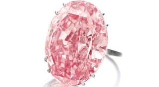 Самый дорогой бриллиант в мире – De Beers PINK STAR DIAMOND (59,60 карата, цвет Fancy Vivid Pink,  71,2 миллиона долларов)