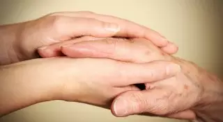 Подброшенного чужим людям парализованного мужчину забрали в приют в Павлодаре