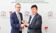 Тойота передала НОК Кыргызской Республики 3 автомобиля