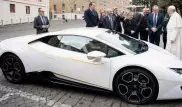 Папа Римский решил избавиться от своего Lamborghini