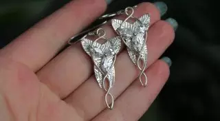 "Я как сумасшедший ученый": Алматинка создает украшения из "Властелина колец"