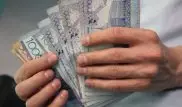 За счет любви казахстанцев к кредитам МФО "раздулись" в полтора раза