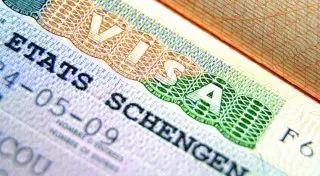 Евросоюз планирует повысить визовый сбор для туристов