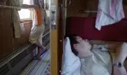 Выяснилось, как пассажиры поездов поступают с храпящими соседями