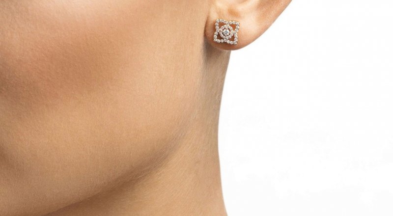 Серьги Enchanted Lotus от De Beers