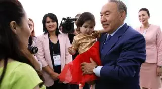 Назарбаев поблагодарил алматинцев за детский сад в Астане