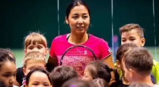 Зарина Дияс провела мастер-класс для юных теннисистов из Астаны