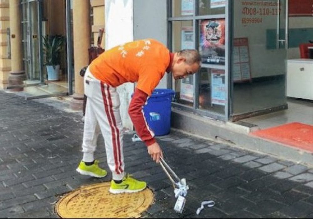 Миллионер каждое утро убирает улицы города: 2018-07-16 13:16:36 - прочитайте