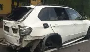 ДТП в Алматы: BMW X5 остался без задних колес