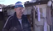70-летний пенсионер 7 лет живет в гараже в Караганде