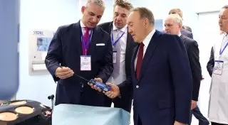 Доктор Дэвид Самади о роботах, Президентской клинике и казахском гостеприимстве