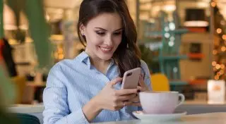 Сотовые телефоны провоцируют возникновение пигментных пятен на коже