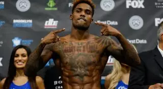 Обязательный соперник Головкина защитил пояс "временного" чемпиона WBC в среднем весе