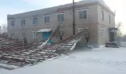 Ветер сорвал кровлю школы и специализированной службы охраны в ВКО