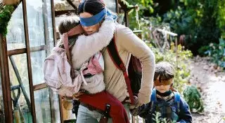 Опасный челлендж захватил соцсети после выхода фильма "Птичий короб"