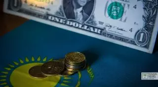 Ослабление тенге в конце недели объяснили экономисты