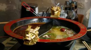 В ресторане Дубая штрафуют тех, кто не доедает