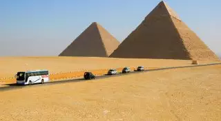 К отслеживанию туристических автобусов в Египте привлекут военных