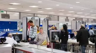 Авиадиспетчеры США предупреждают о возможных перебоях из-за шатдауна