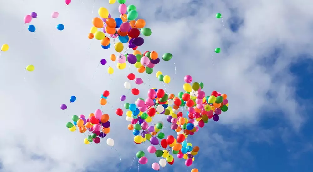 Власти Гибралтара запретили выпускать в небо воздушные шары