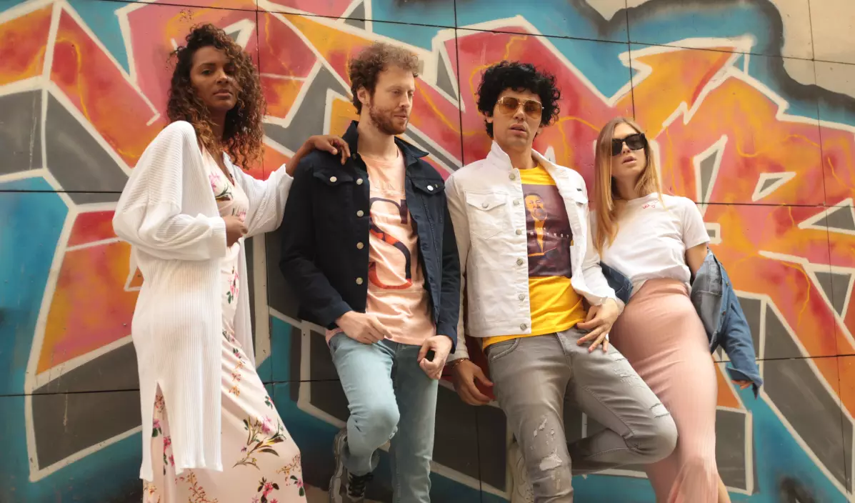 Модель Calvin Klein снялся в рекламе казахстанского бренда одежды