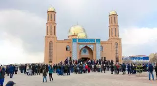 Одну из красивейших мечетей открыли в Карагандинской области