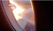 "Горим, горим": пассажиры засняли начало пожара на самолете Sukhoi Superjet 100