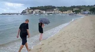 Итальянский курорт обещает вернуть деньги туристам, если будет идти дождь