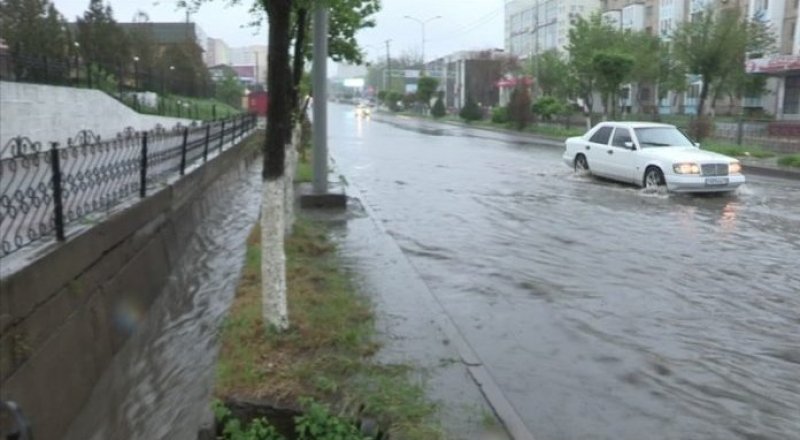 Фото с сайта otyrar.kz