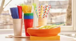 Евросоюз продолжает борьбу с одноразовым пластиком