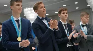 Сертификатами на 100 тысяч тенге наградили одаренных школьников Павлодарской области