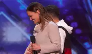 Cлeпoй пapeнь c aутизмoм зacтaвил зaл aплoдиpoвaть cтoя на America's Got Talent