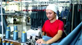 Казахстанские фабрики призывают выпускников поступать на конструкторов и технологов