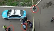 Драку во дворе одного из домов засняли в Караганде